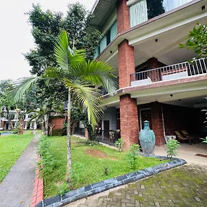 Lanka Bangla Restaurant & Travels Hotel